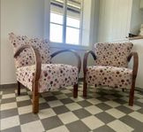 2 underbara fåtöljer nyrenoverade fr 1940-talet