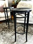 Höga Thonet pallar 
