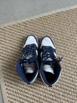 Nike dunks mid purple/navy