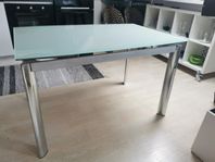 Fötlängningsbart matbord I krom och glas 120-180