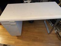 vitt skrivbord (120*60)
