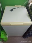Frys box , fullt fungerande 85x53x52.