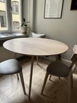 Matbord Rowico vitpigmenterad ek 