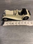 Leksaksbil 1936 SS 100 Jaguar från 1970 talet 