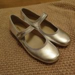 Söta barnskor i metallic, storlek 35, från Nickels & Brown