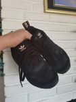 36 storlek adidas