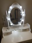 Sminkbord med led lampor 