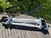 Sågbord för kap- och geringssågar