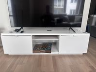 TV-bänkar