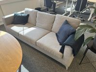 Grå soffa 
