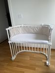 Barnsäng, bedside crib från Babybay