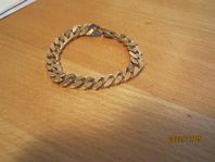 Guldfärgat kedjearmband 22 cm