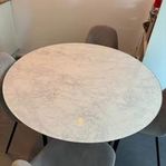 Bord (Donna) med 4 stolar från Mio