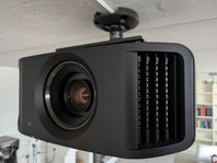 JVC N7 med ny lampa, 3D kit och 124" 2.35.1 tab tension duk