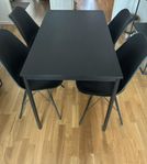 Matbord och stolar