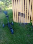 Golfklubbor vänster 9 järnklubbor + putter + vagn