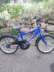 fin 16" barncykel men fot och handbroms. 