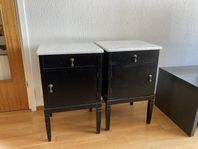 2st fina sängbord med marmorskiva
