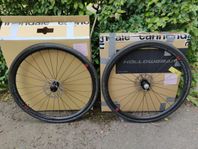 Gravel hjul 28 med däck tubeless och bromsskivor - oanvänd