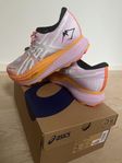 Helt nya Asics Metafuji Trail st.EU 45