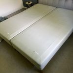 Två sängar från IKEA