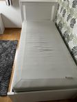 Fin vit säng från Ikea