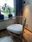 Fåtölj av handvävd rotting