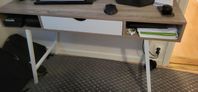 Skrivbord i mycket bra skick