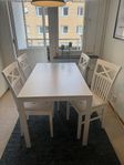 Matbord och stolar