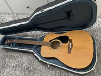 Gitarr Yamaha F310