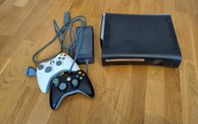 Xbox med 2 kontroller 