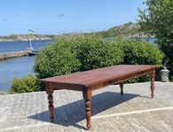 Massivt teakbord ”Elin” från Qvesarum