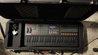 Akai Proffessional MPK 2 49 Black+ Gator case säljes