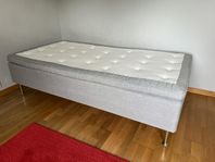 Mio 105 cm säng