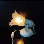 Sänglampa Vägglampa VIGAN i vit målad trä och glas