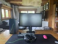 Stationär Gamingdator med kompletta tillbehör.