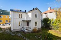 Härlig kulturmiljö i centrum med renoveringsbehov