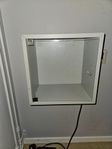 hyllor med glasdörr 2 st 