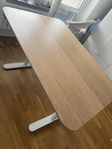 Bekant skrivbord elektriskt