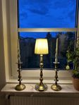 Bordslampa + 2 ljusstakar i mässing