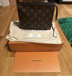 Louis Vuitton toiletry pouch 19