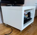 Tv-bänk/bord på hjul