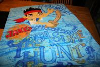Jake & piraterna bomullsfrotté badhandduk 75 x 140 cm