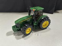 BRUDER John Deere Traktor