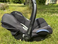 Maxi Cosi baby seat and Isofix base - must sell this week