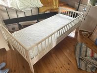 barnsäng junior från ikea 