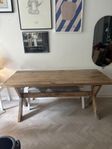 Specialbeställt matbord med bockben