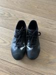 PUMA fotbollsskor 