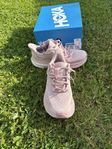 Hoka Clifton 9