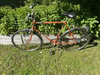 Fyra herrcyklar bortskänkes